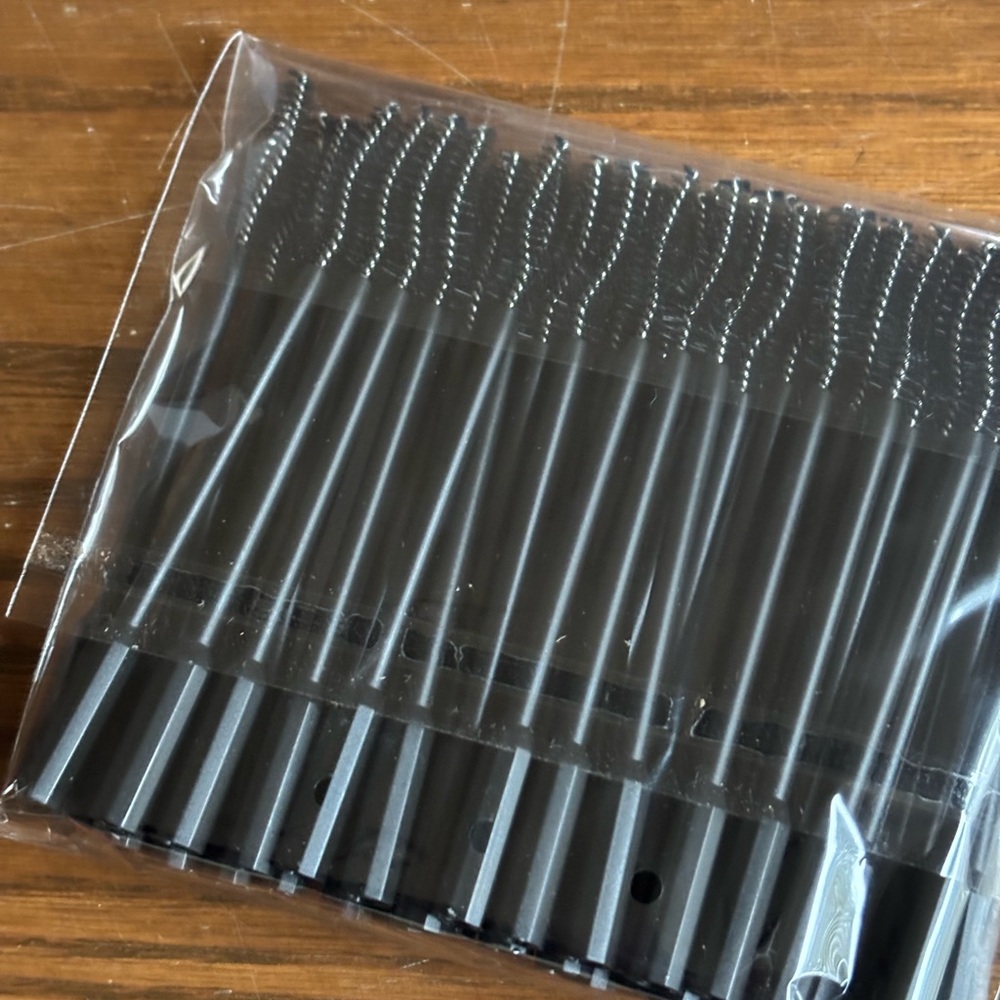 MAC Macstack Lash Wands - Picture 2 of 2